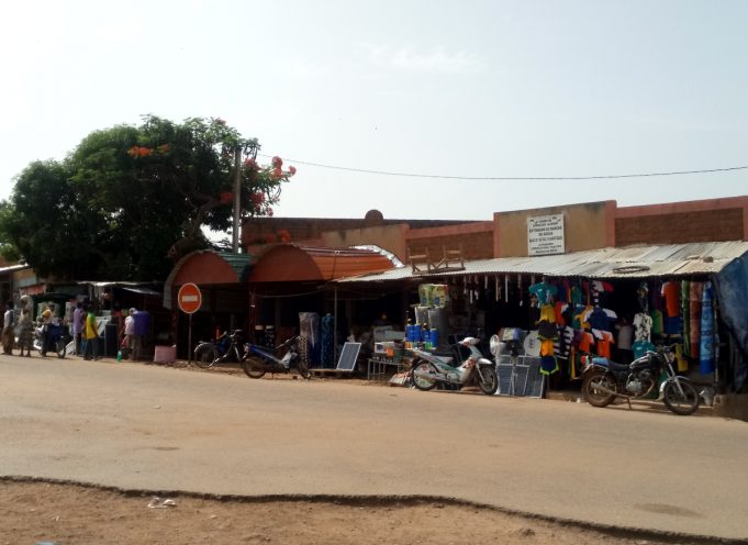 Covid-19 au Burkina: le grand marché de Gaoua réouvert