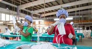 Le Ghana allège le confinement après des dépistages renforcés de Covid-19 (BBC)