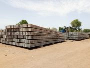 Burkina: le ministre de l’Energie se rassure de la qualité des poteaux électriques en béton