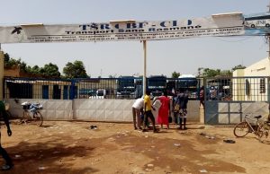 Covid-19 au Burkina: Bus attendent voyageurs, trois jours après la reprise du trafic