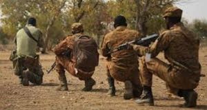 Burkina: une vingtaine de terroristes neutralisés près de la frontière du Niger