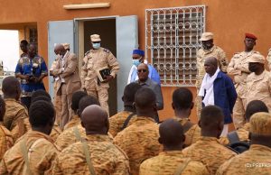 Lutte contre le terrorisme : le président du Faso au contact de la troupe à Djibo