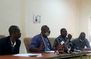 Burkina: des policiers et militaires radiés redonnent de la voix