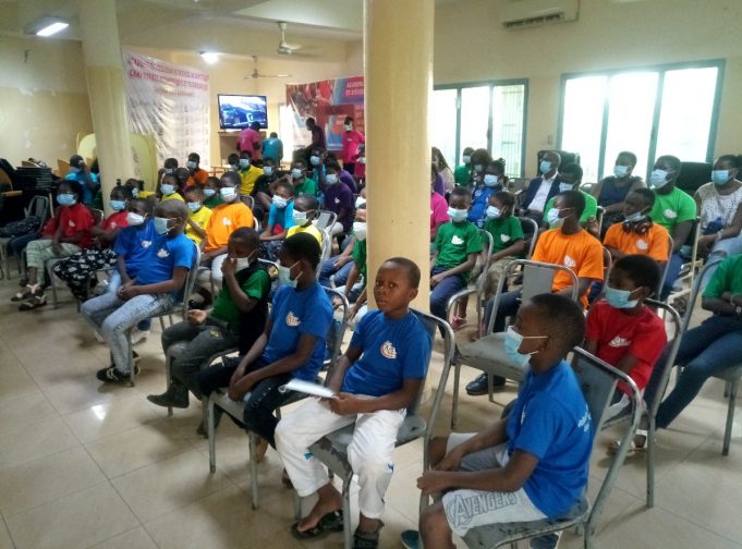Burkina: formation en programmation d’objets connectés, un moyen de rendre les enfants éveillés