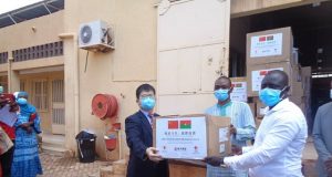 Covid-19 : la Chine offre 46 respirateurs au Burkina