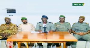 Mali: les putschistes appellent à une transition politique civile