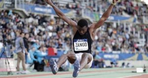 Burkina: Hugues Fabrice Zango performe avec un saut de 17m43 en Hongrie