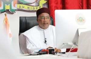 Mahamadou Issoufou: « Le putschisme est une grave maladie » et « pour en guérir », il faut des « sanctions »