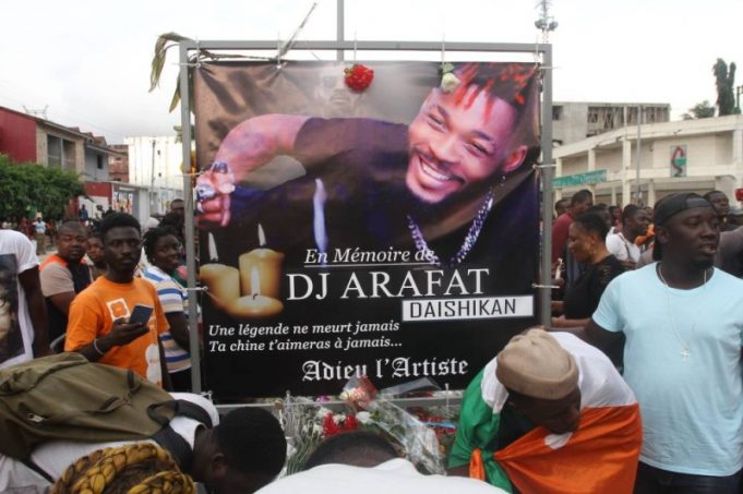 Côte d’Ivoire: entre fête des «Chinois» de DJ Arafat et violences politiques
