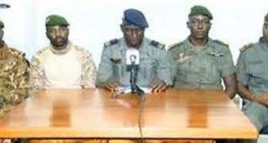 Transition au Mali: ça coince à Bamako, ça serre à Accra!