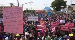 Crise sociopolitique au Mali: les manifestants refusent le dialogue avec IBK