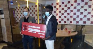 NESCAFE One Song Burkina: le prix du concours musical remis au lauréat Black Dany