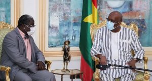 Premier satellite burkinabè: Roch Kaboré veut en savoir plus