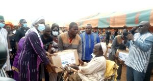 Ouagadougou: l’épouse de Roch Kaboré aux côtés des personnes vulnérables