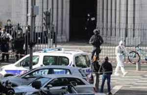 France: plusieurs victimes dans une attaque au couteau à Nice, l’auteur interpellé