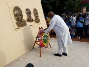 An 33 de l’assassinat de Thomas Sankara: Roch Kaboré dépose une gerbe de fleurs en mémoire du père de la révolution