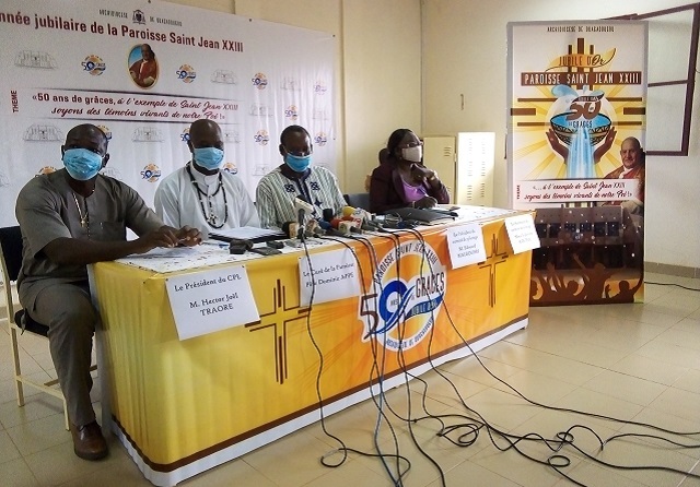 Les membres du comité de pilotage du cinquantenaire de la paroisse Saint Jean XXIII