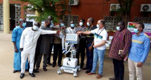 Covid-19 au Burkina: Essakane SA offre « plus de 140 millions FCFA » de matériel médical au CHR de Dori