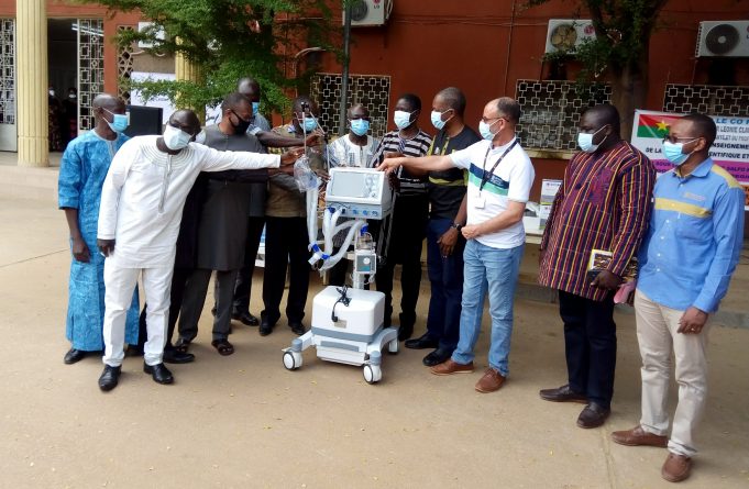 Covid-19 au Burkina: Essakane SA offre « plus de 140 millions FCFA » de matériel médical au CHR de Dori