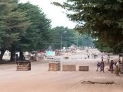 Côte d’Ivoire: des jeunes érigent des barricades à Yamoussoukro