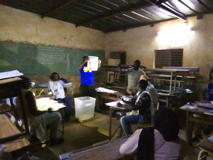 Présidentielle au Burkina: les premières tendances générales se dégagent