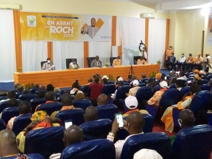 Burkina/Attaques terroristes: « C’est une honte » que des candidats en « font un thème de campagne » (Kaboré)