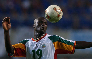 Football: décès de Papa Bouba Diop, une légende sénégalaise