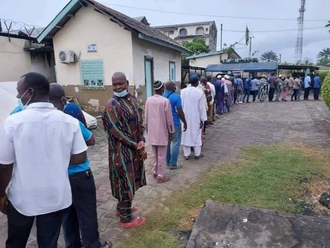 Elections 2020: le mercure monte dans le calme des votes