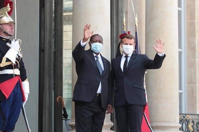 macron soutient ouattara