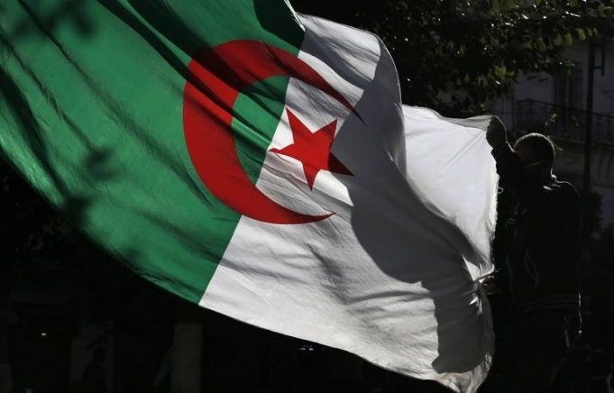 Coopération: l’Algérie réclame à la France « la totalité de ses archives »