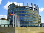 Lutte contre la Covid-19 à l’UE: «Commençons (les) vaccinations, tous ensemble … avec un début le même jour » (von der Leyen)