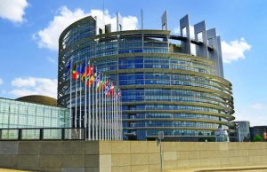 Lutte contre la Covid-19 à l’UE: «Commençons (les) vaccinations, tous ensemble … avec un début le même jour » (von der Leyen)