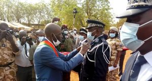 Burkina: les mérites de 36 policiers blessés du fait des attaques armées, reconnus