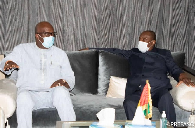 Le président Kaboré (à gauche) et son homologue guinéen