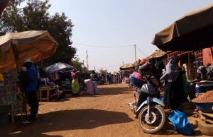 Fêtes de fin d’année: à Ouaga, les commerçants attendent les clients qui se font rares