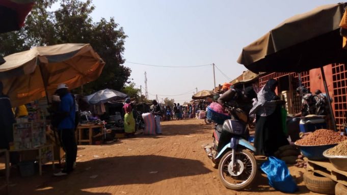Fêtes de fin d’année: à Ouaga, les commerçants attendent les clients qui se font rares