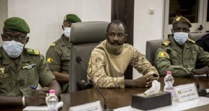 Mali: le CNSP dissout mais ses dirigeants toujours en fonction