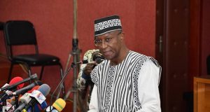 Burkina: la politique du Premier ministre adoptée