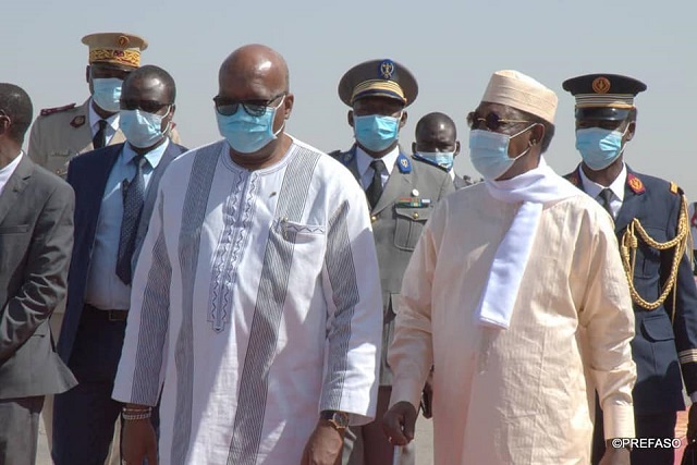Le président Kaboré (à gauche) et son homologue tchadien