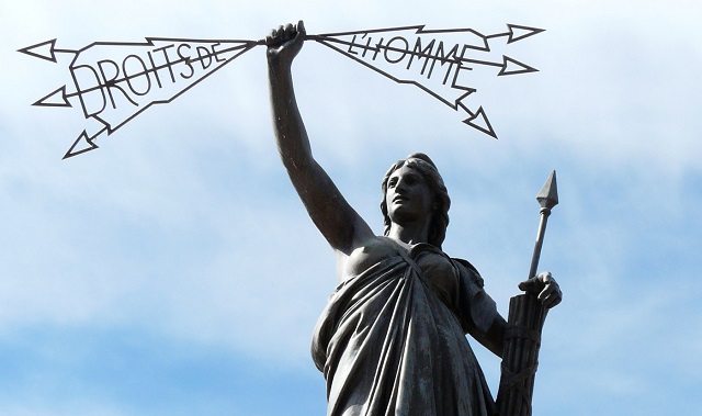 Statue droits l'homme Aurillac Cantal