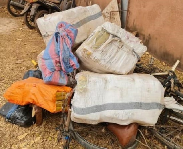 Des sacs de drogues saisis