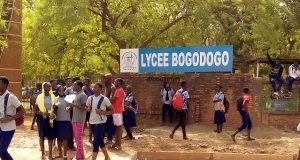 Ouagadougou: des élèves de Bogodogo bloquent l’accès du CHU Yalgado