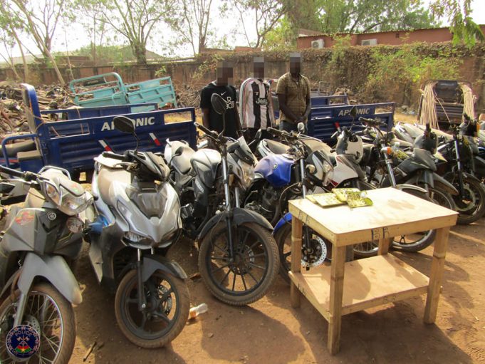 Ouagadougou : quatre présumés voleurs et trafiquants de drogue aux arrêts