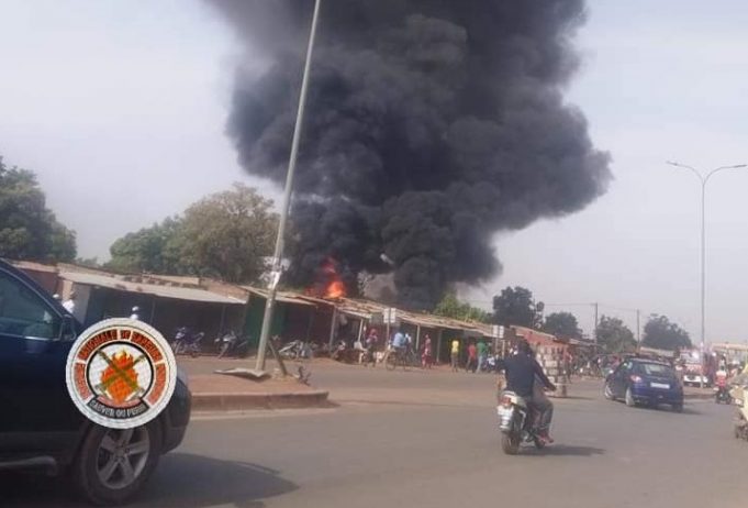 Ouagadougou: un incendie d’un dépôt de carburant fait un blessé