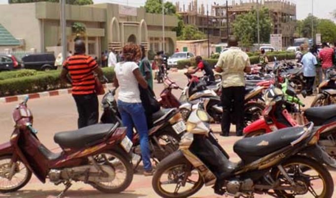 Burkina: le grand danger du stationnement anarchique d’engins