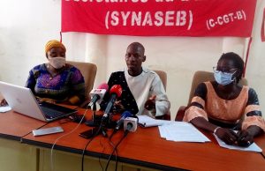 Burkina: les secrétaires dénoncent le « saccage de (leur) carrière »