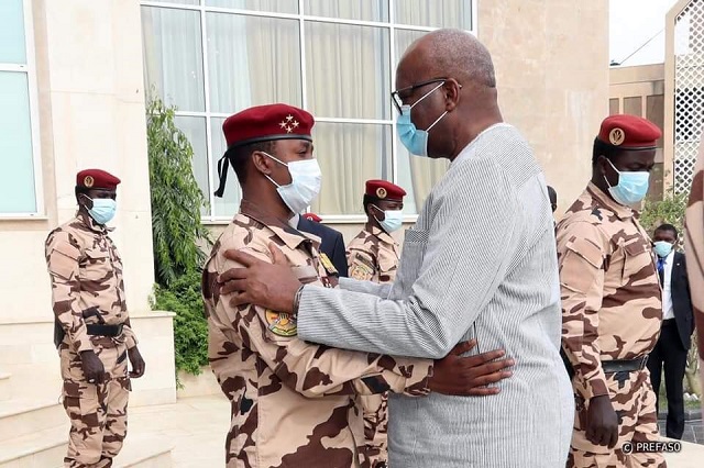 Roch Kaboré et le président du Conseil militaire du Tchad