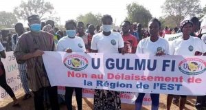 Fada N’Gourma: plusieurs centaines de marcheurs réclament le bitumage de la RN4