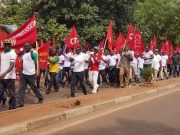 1er-Mai au Burkina: des travailleurs marchent pour réclamer de meilleures conditions de vie