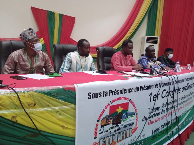 Burkina: les transporteurs routiers du Burkina ont décidé d’enterrer la hache de guerre